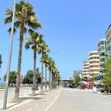 Promenade's Family Flat Влёра