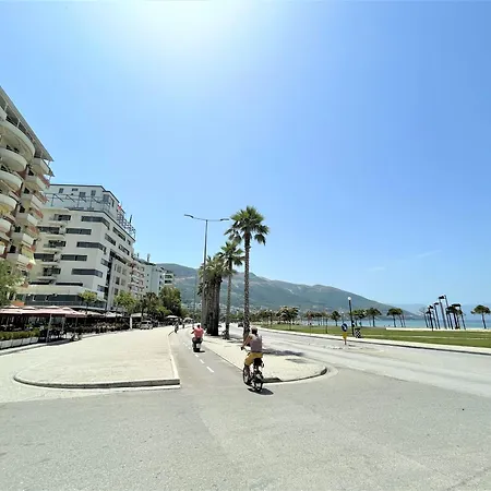 Promenade's Family Flat * Vlore