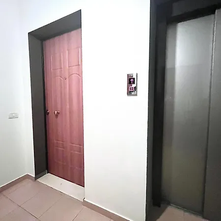 Promenade's Family Flat Влёра